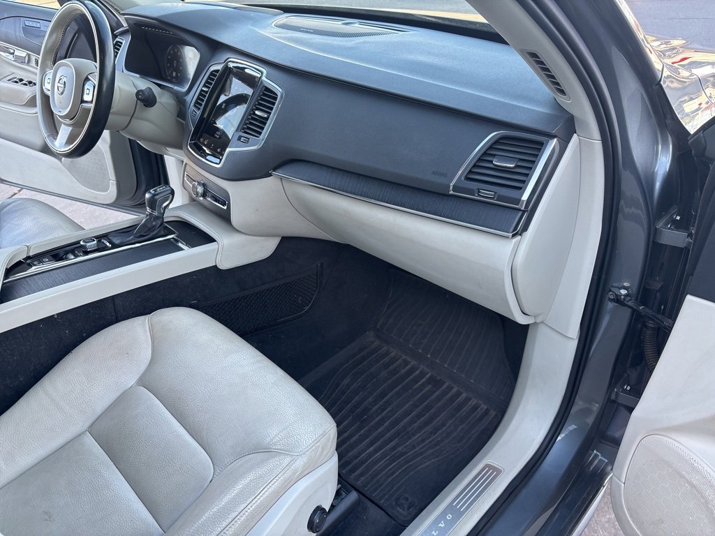 Used 2020 Volvo XC90 T6 Momentum w/ Protection Package Premier image 45