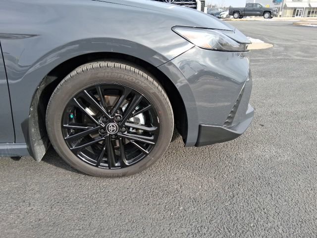 Used 2025 Toyota Camry SE image 5