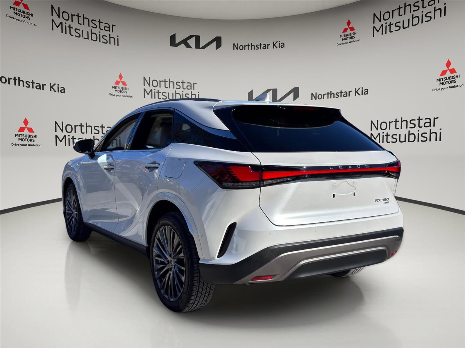 Used 2023 Lexus RX 350 w/ Accessory Package (Z1) image 2