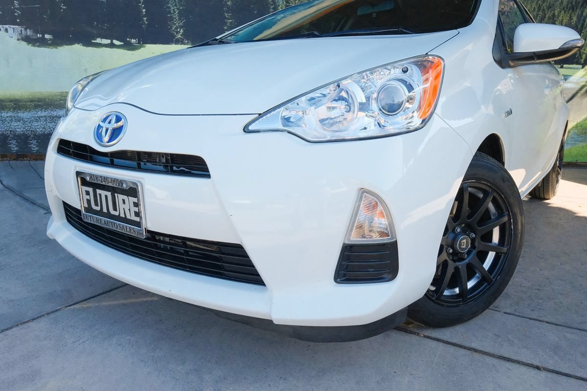 Used 2014 Toyota Prius C Three FWD image 8