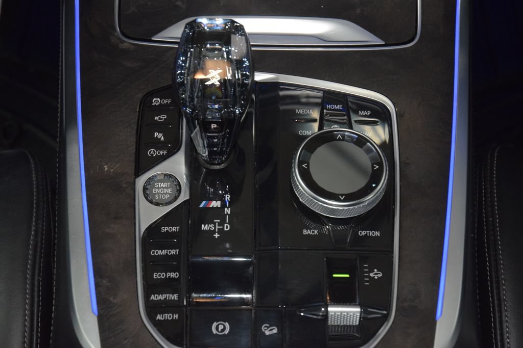 Used 2020 BMW X7 M50i w/ Dynamic Handling Package AWD/4WD image 37