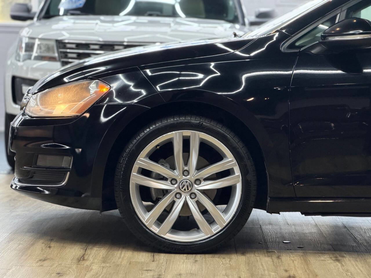 Used 2015 Volkswagen Golf TDI S image 5