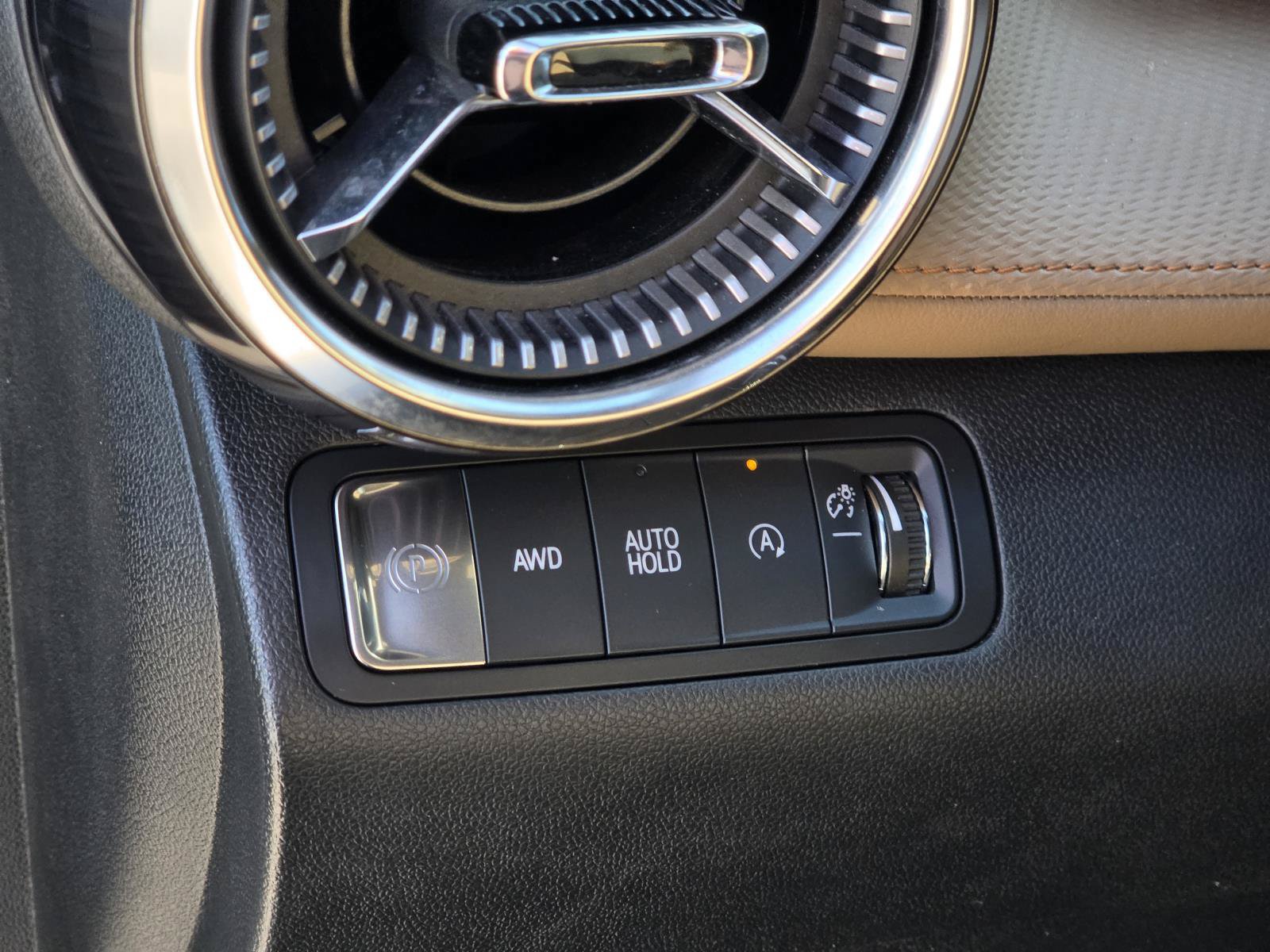 Used 2025 Chevrolet Equinox ACTIV w/ Safety and Technology Package AWD/4WD image 19