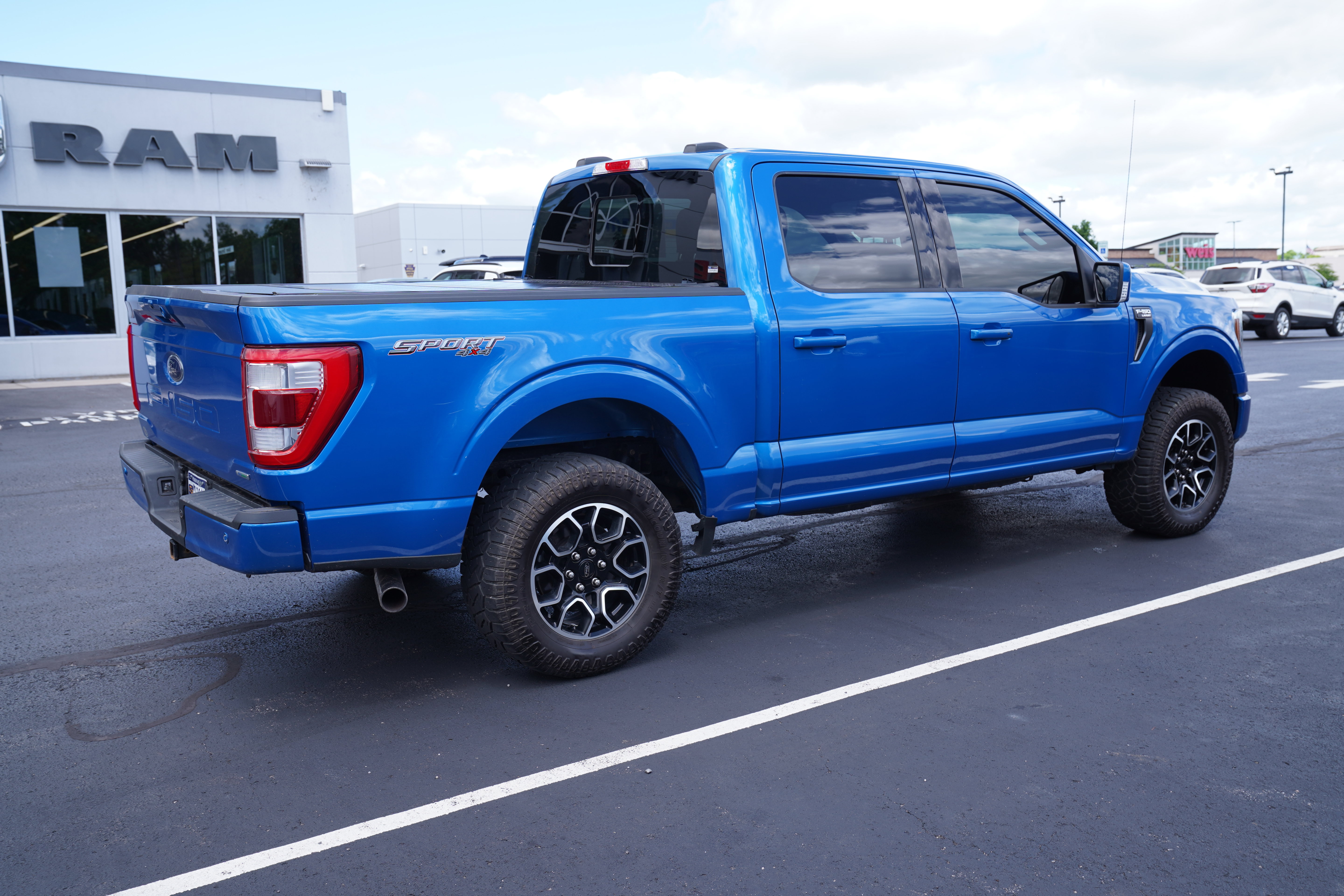 Used 2021 Ford F150 Lariat w/ Equipment Group 502A High AWD/4WD image 3