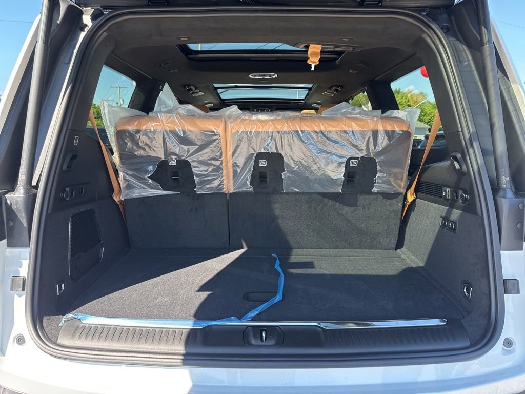 New 2026 Jeep Grand Wagoneer Summit AWD/4WD image 24