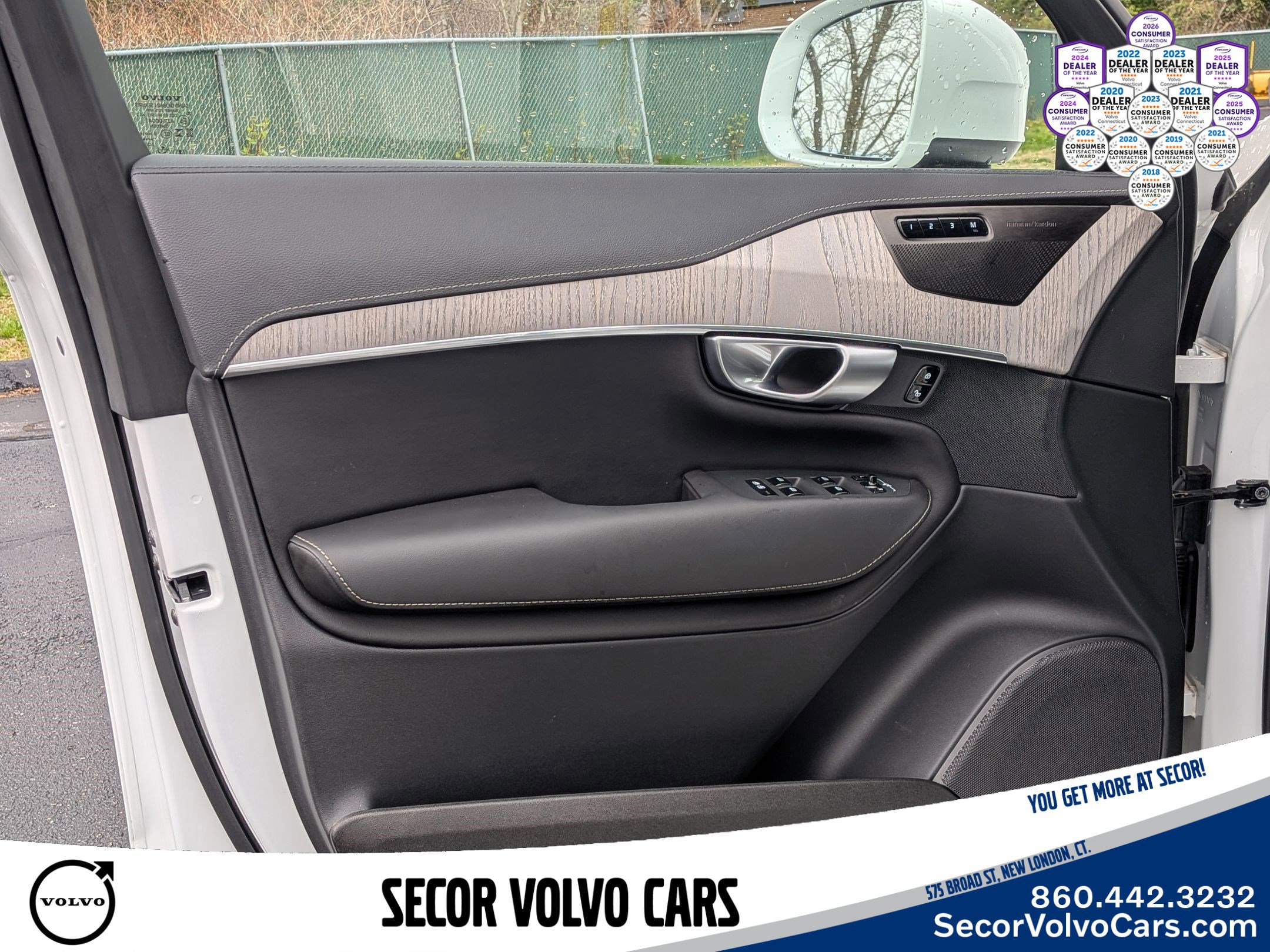 Used 2024 Volvo XC90 T8 Ultimate image 7