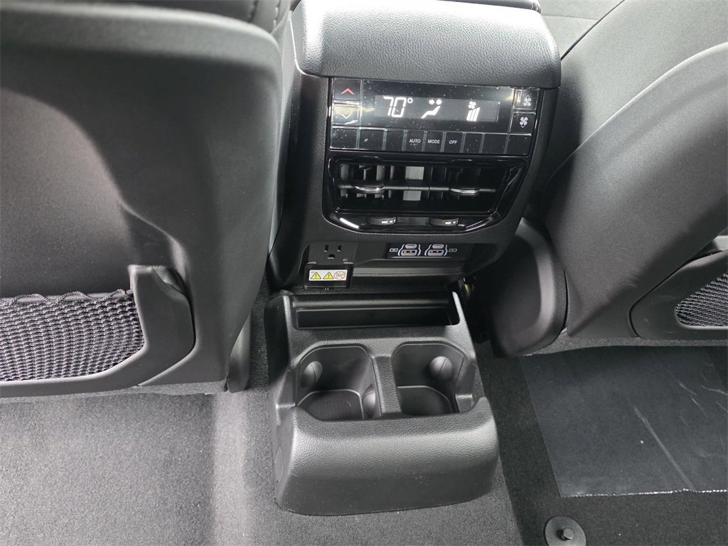 New 2025 Jeep Grand Cherokee L Altitude image 10
