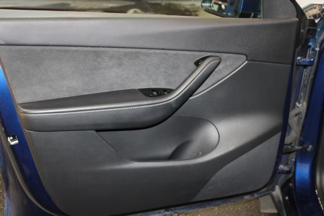 Used 2021 Tesla Model Y Long Range AWD/4WD image 11