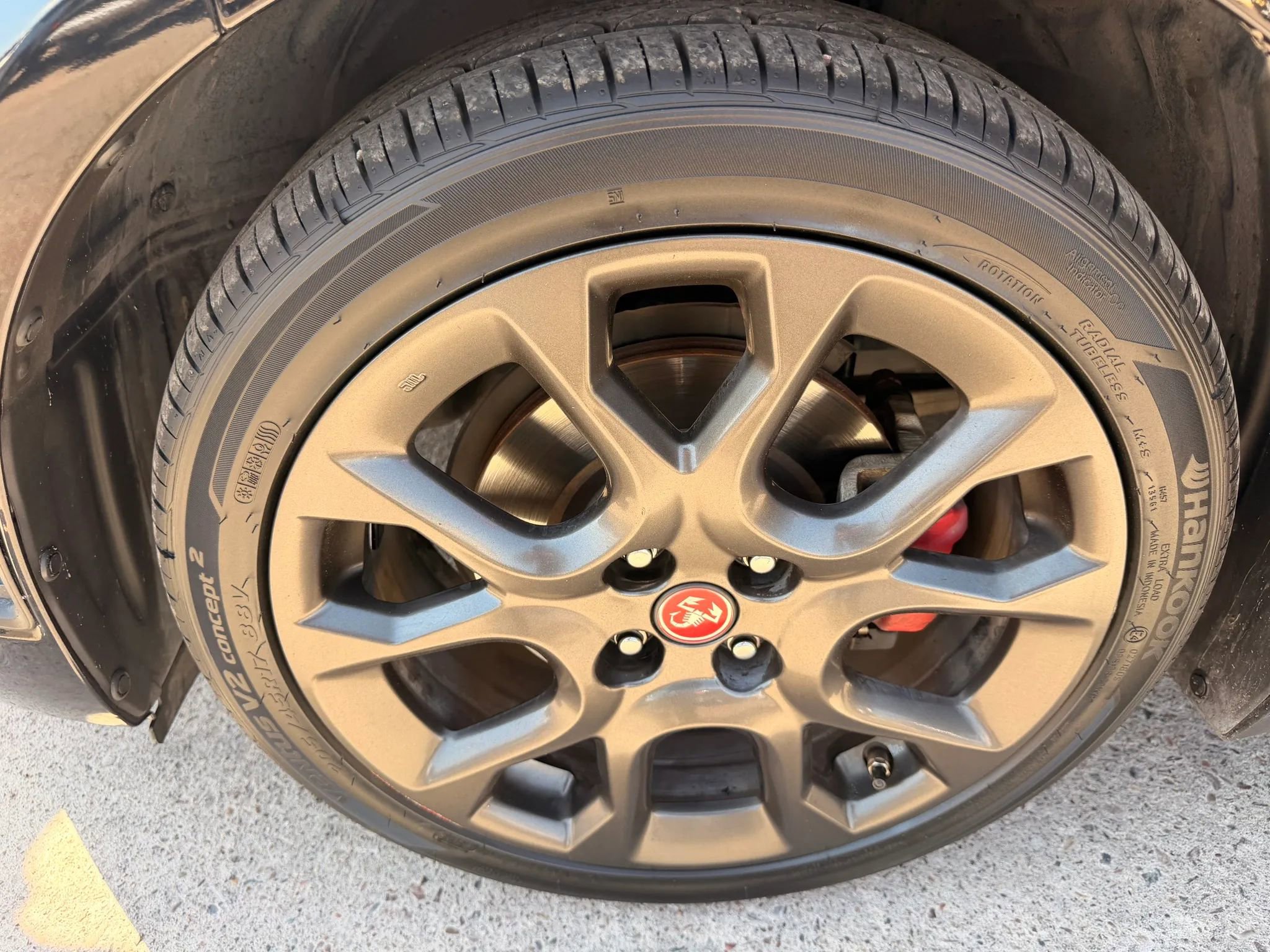 Used 2018 FIAT 124 Spider Abarth w/ Convenience Group RWD image 34