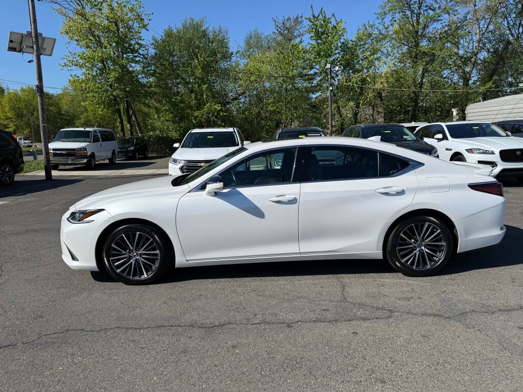 Used 2023 Lexus ES 350 w/ Premium Package FWD image 4