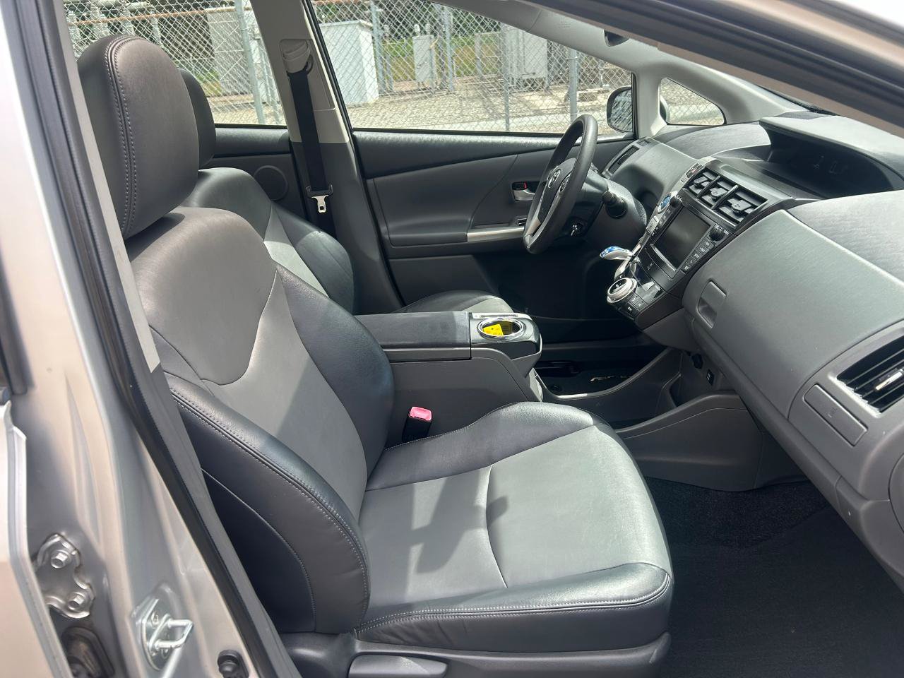 Used 2012 Toyota Prius V Five FWD image 15
