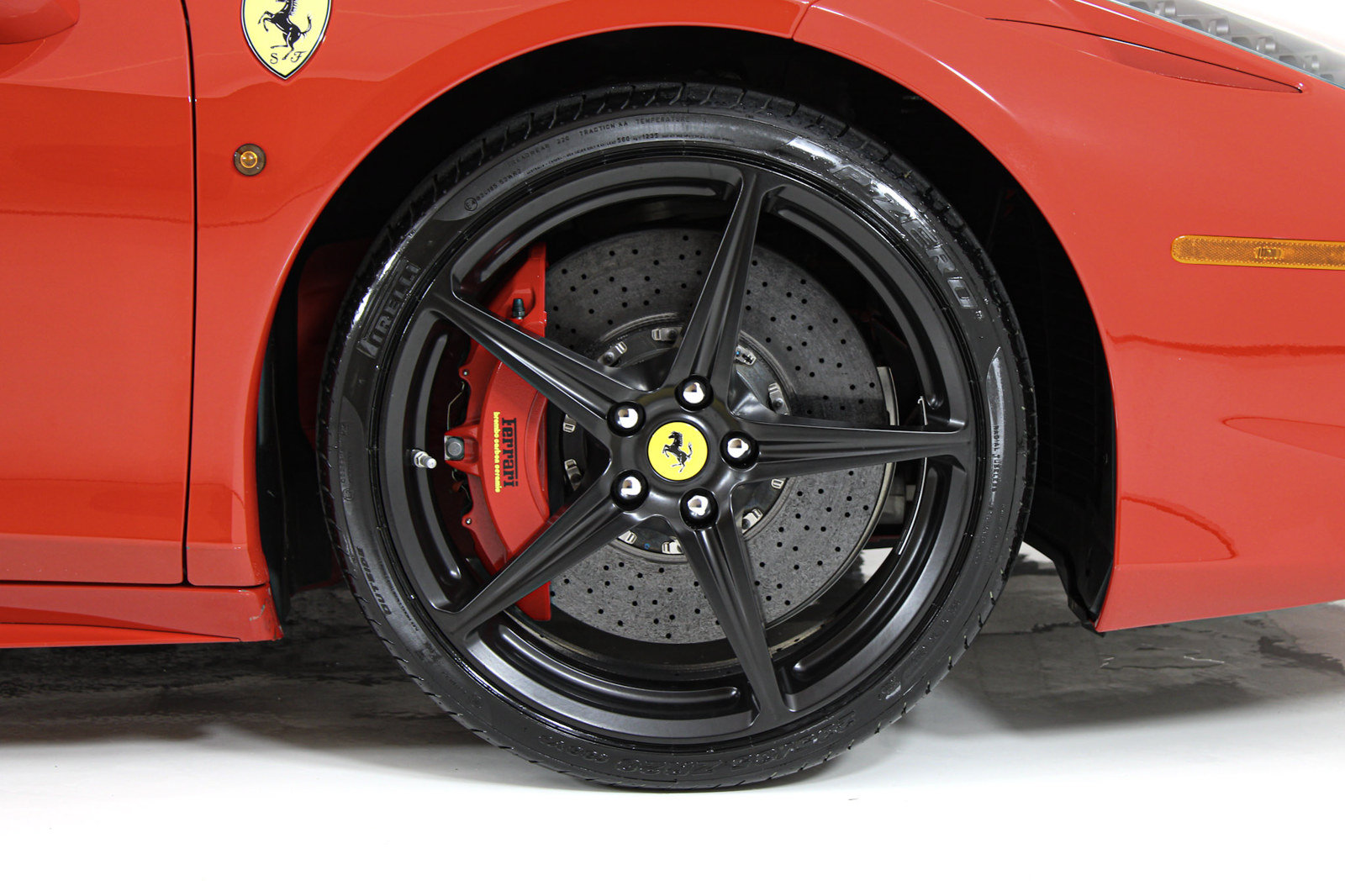 Certified 2015 Ferrari 458 Italia Coupe RWD image 15