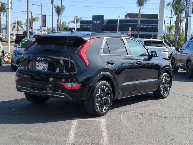Certified 2024 Kia Niro Wind FWD image 3