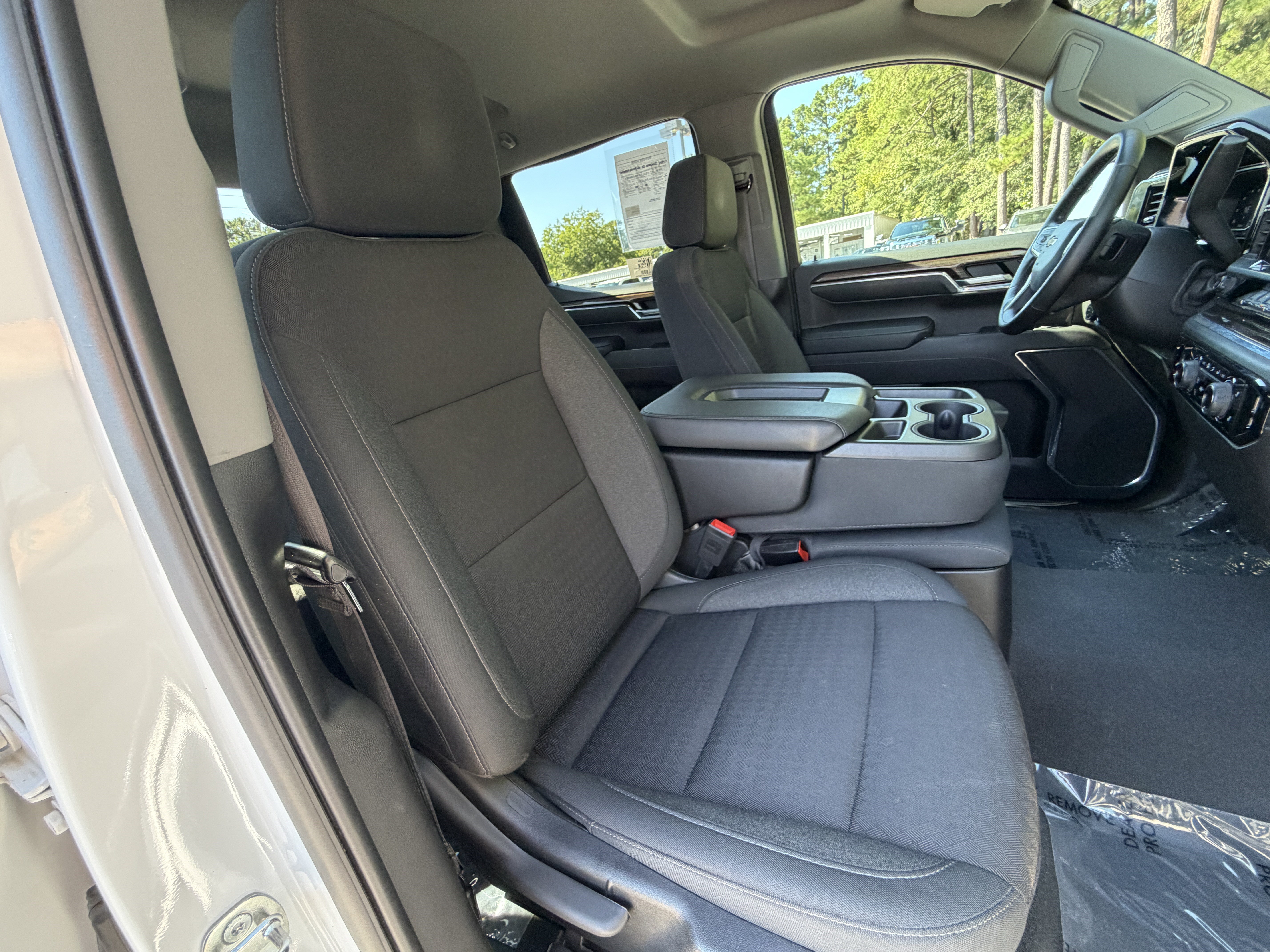 Used 2023 Chevrolet Silverado 1500 LT AWD/4WD image 18