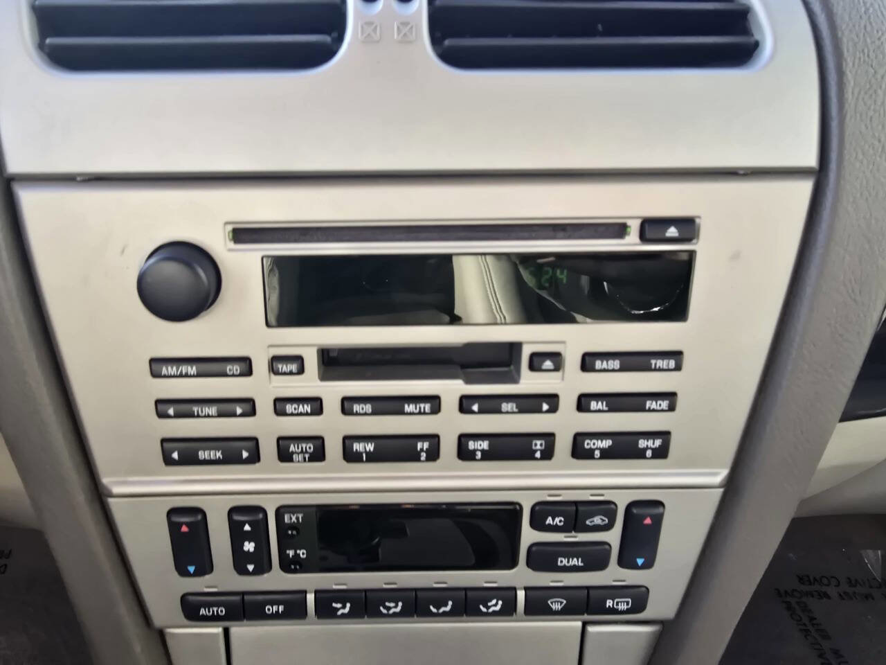 Used 2004 Lincoln LS image 35