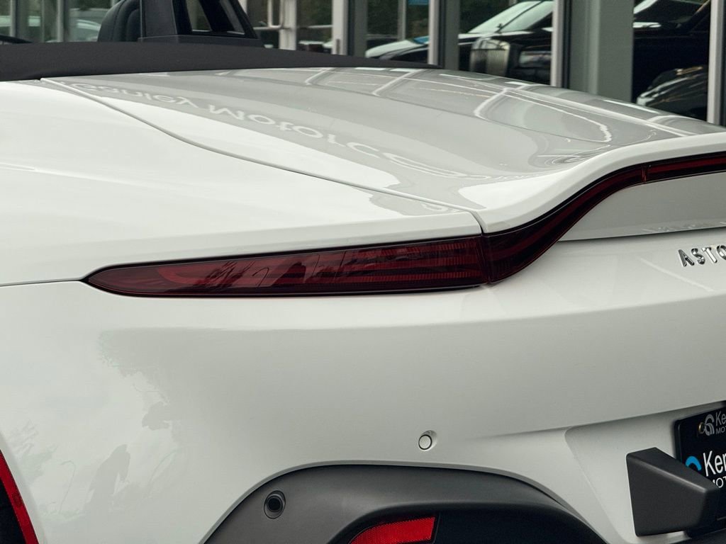 Used 2023 Aston Martin V8 Vantage Roadster image 23
