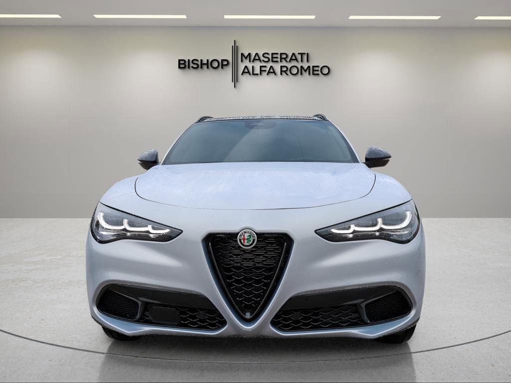 New 2025 Alfa Romeo Stelvio Sprint image 2