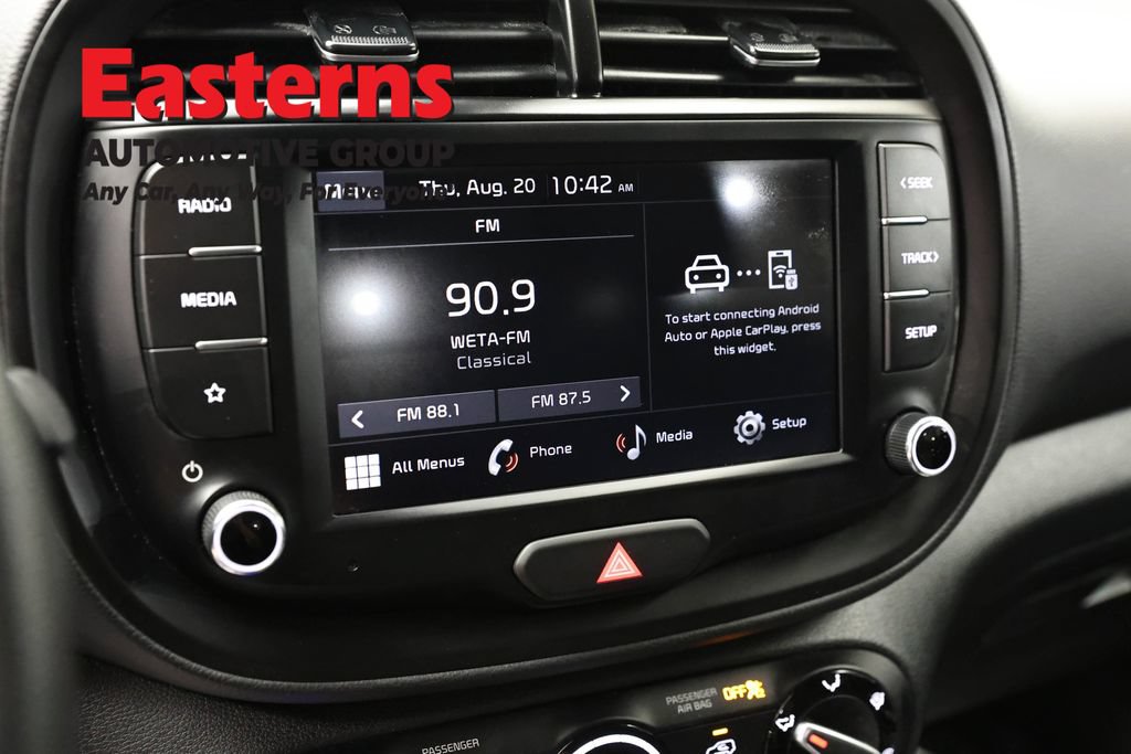 Used 2025 Kia Soul LX w/ LX Technology Package FWD image 18