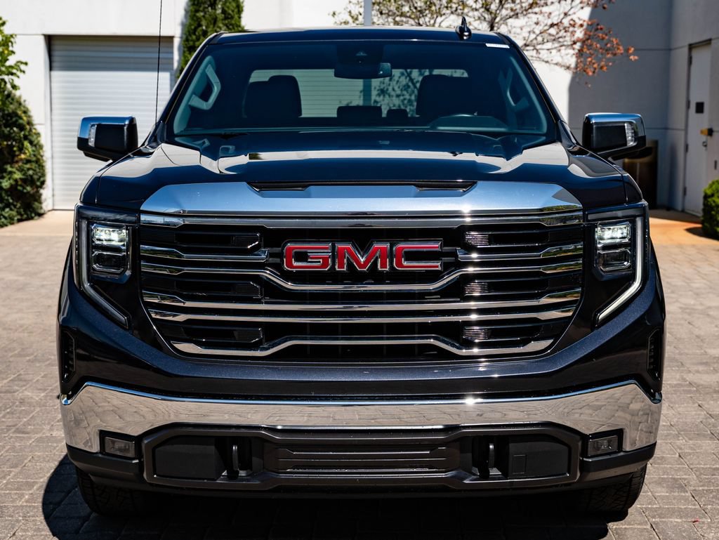 Used 2023 GMC Sierra 1500 SLT w/ SLT Premium Package AWD/4WD image 2