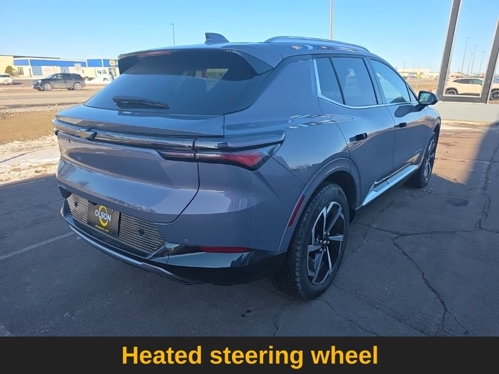 Used 2025 Chevrolet Equinox EV LT w/ Convenience Package image 7