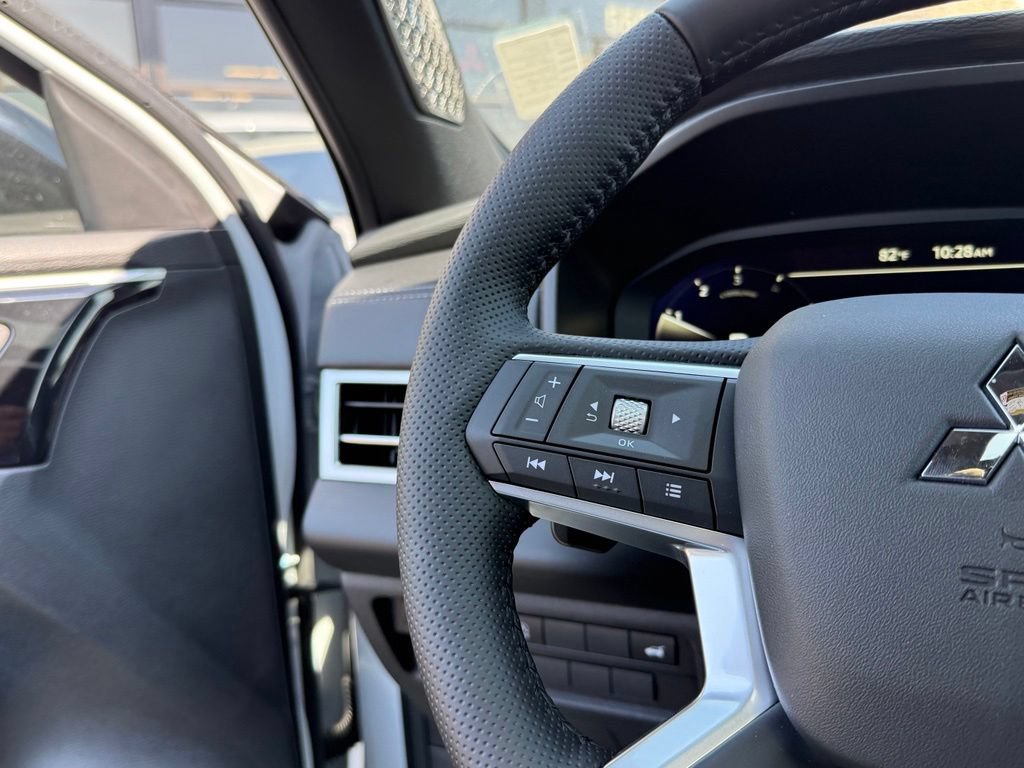 New 2026 Mitsubishi Outlander SEL Black Edition FWD image 22