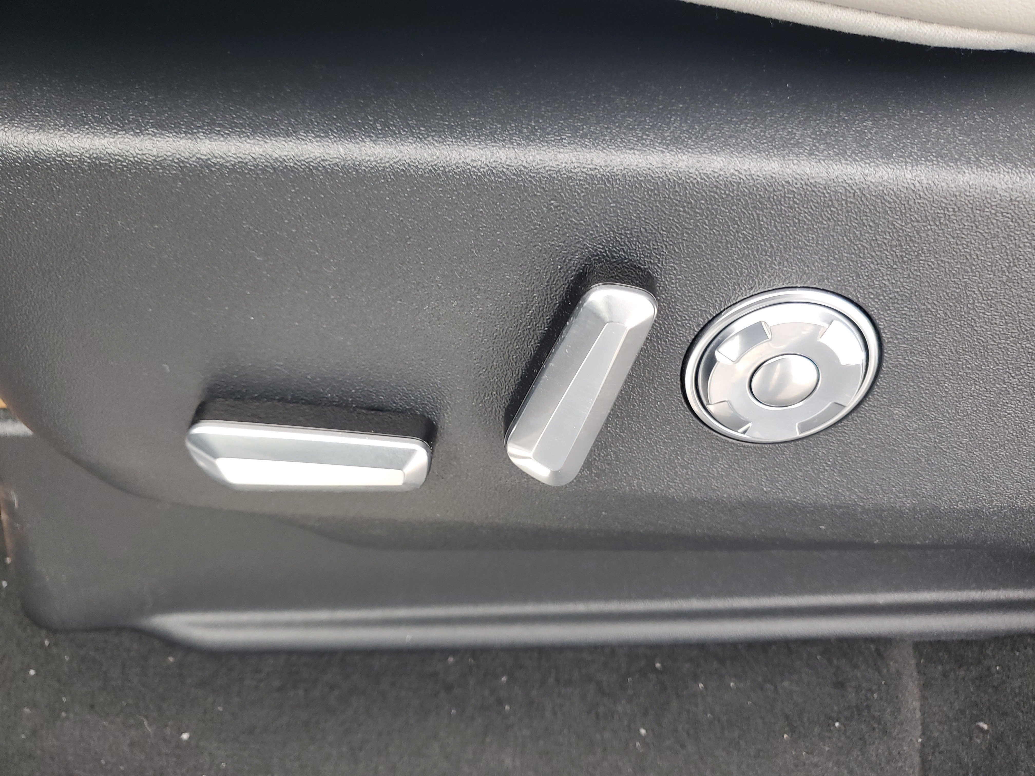 New 2026 Lincoln Navigator L Reserve w/ Jet Appearance Package image 13