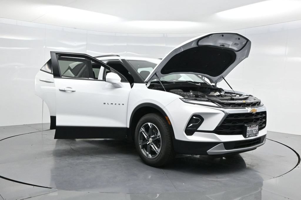 New 2025 Chevrolet Blazer LT w/ Convenience Package FWD image 53