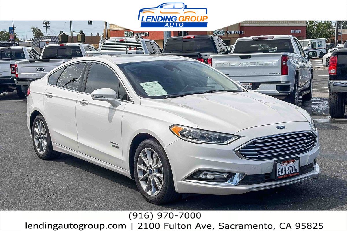 Used 2017 Ford Fusion Energi Titanium FWD image 5