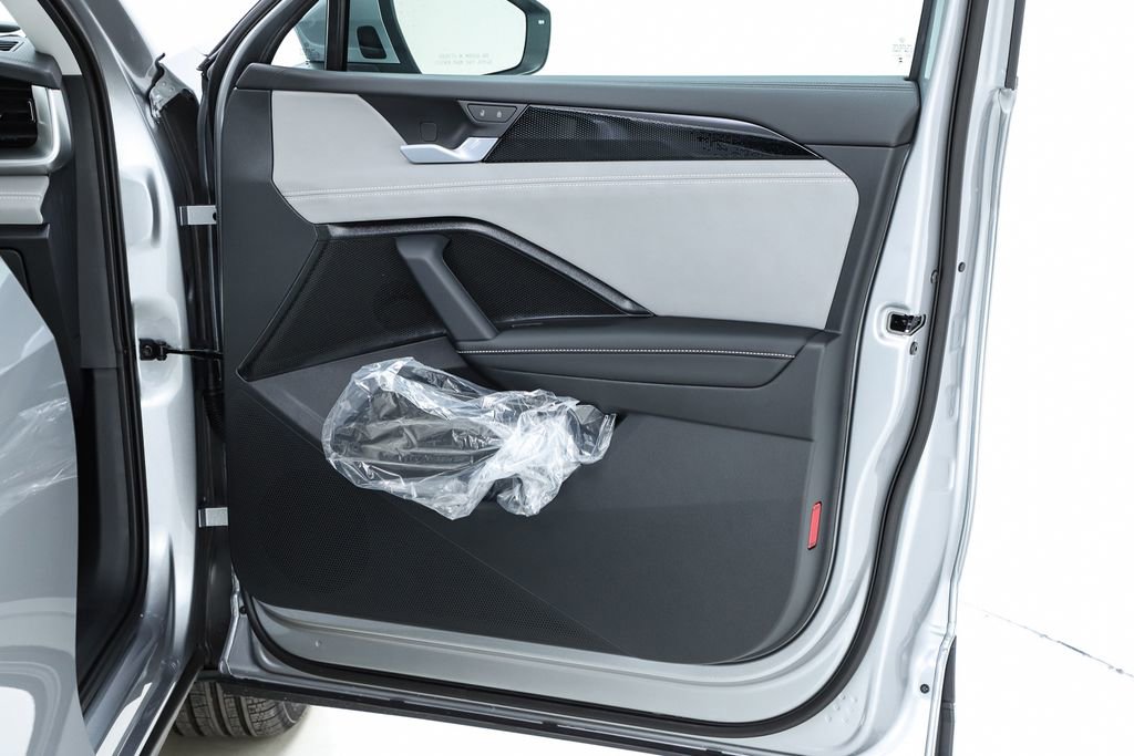 New 2026 Volkswagen Tiguan SE image 69