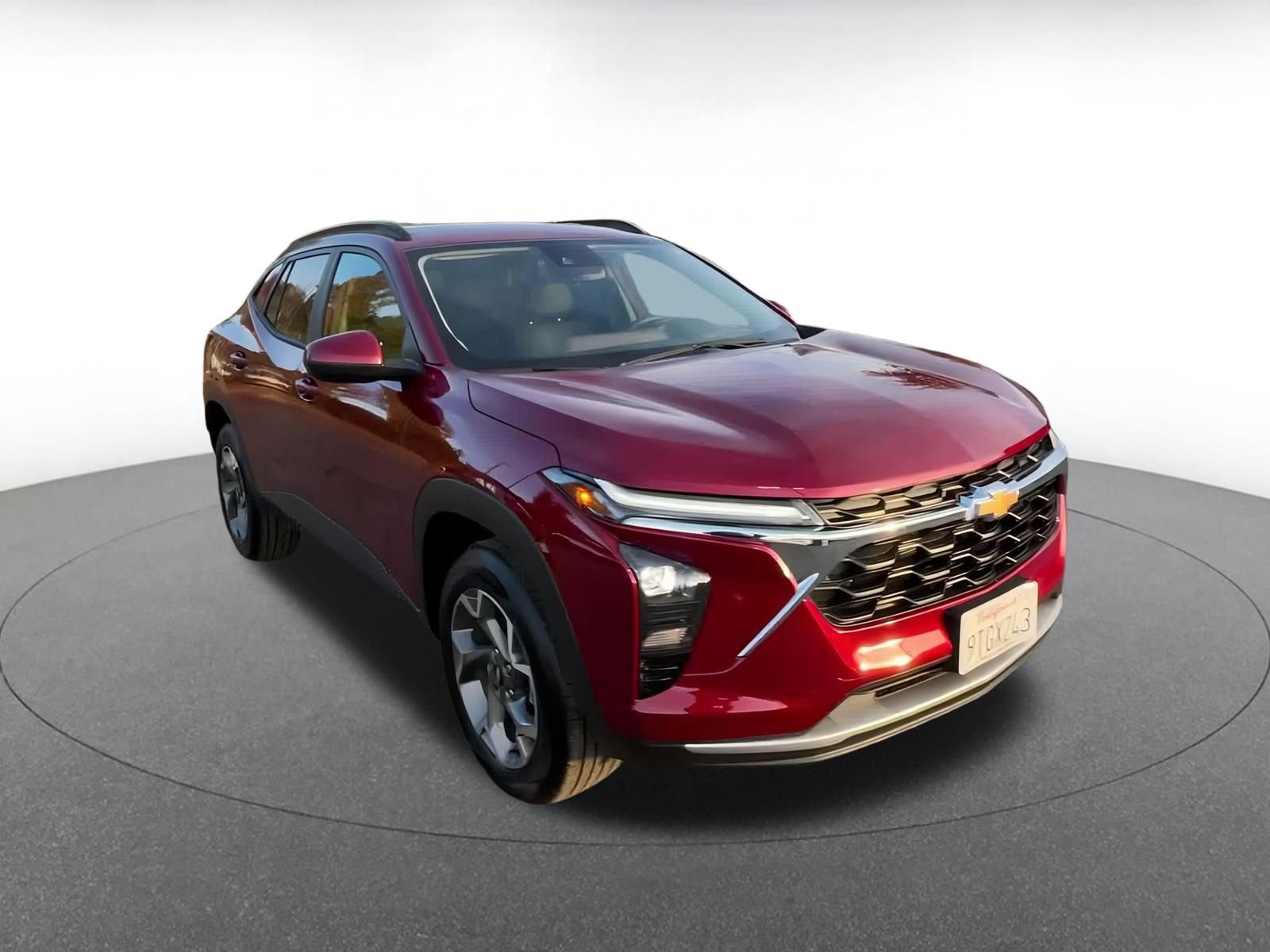 Used 2025 Chevrolet Trax LT w/ LT Convenience Package image 3