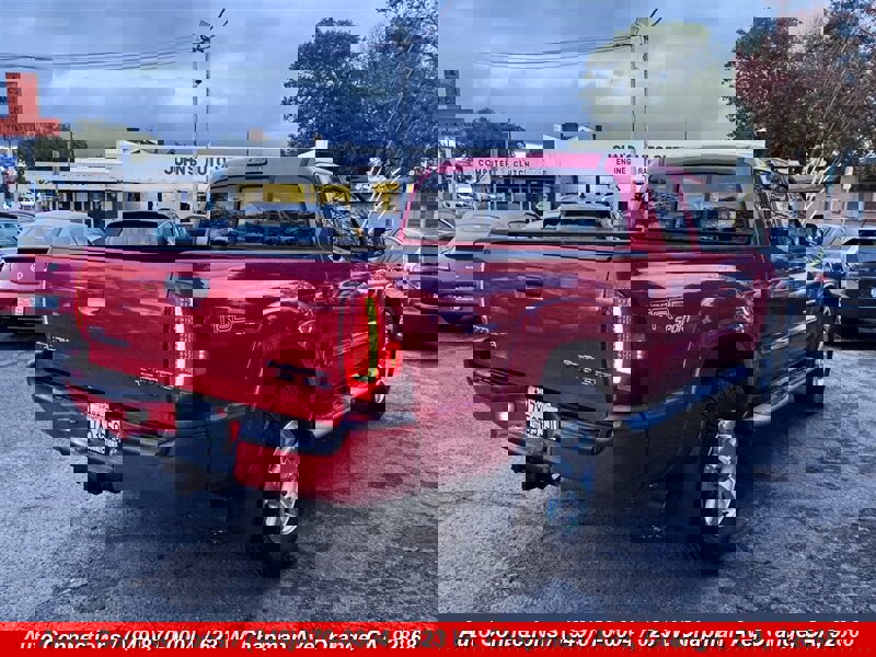 Used 2005 Toyota Tacoma PreRunner image 3