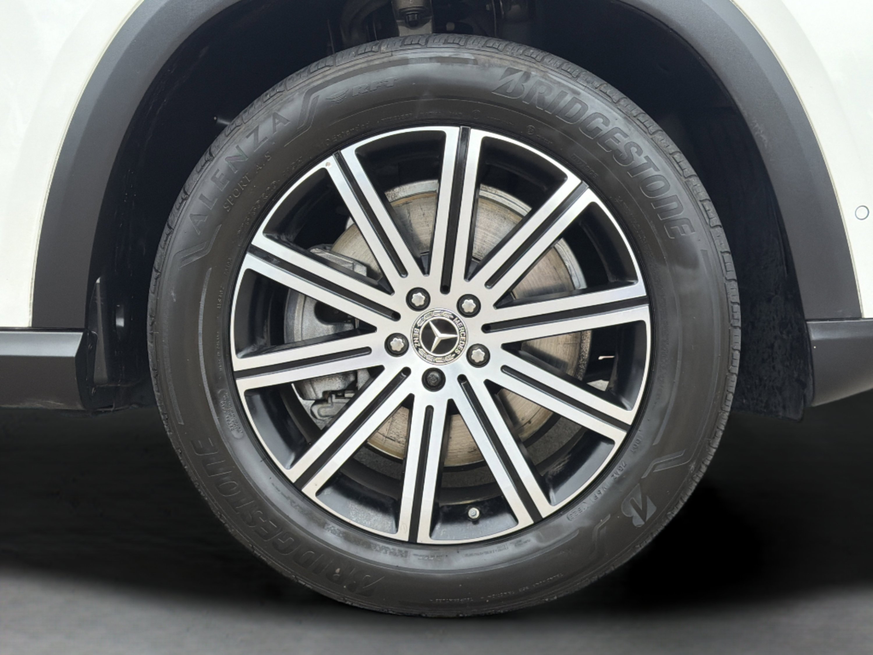 Used 2024 Mercedes-Benz GLE 450e 4MATIC image 13