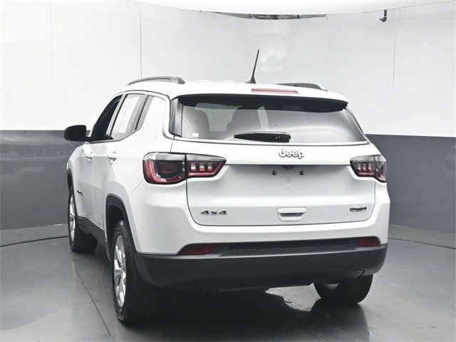 Used 2024 Jeep Compass Latitude image 6