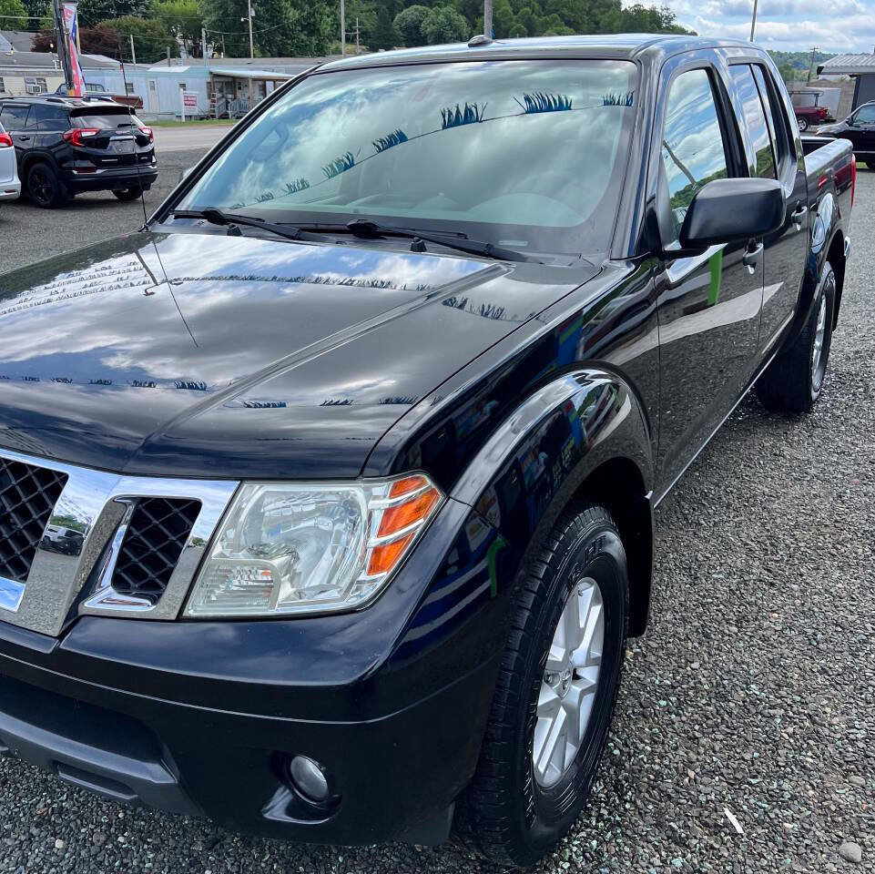 Used 2015 Nissan Frontier SV w/ SV Value Truck Package AWD/4WD image 5