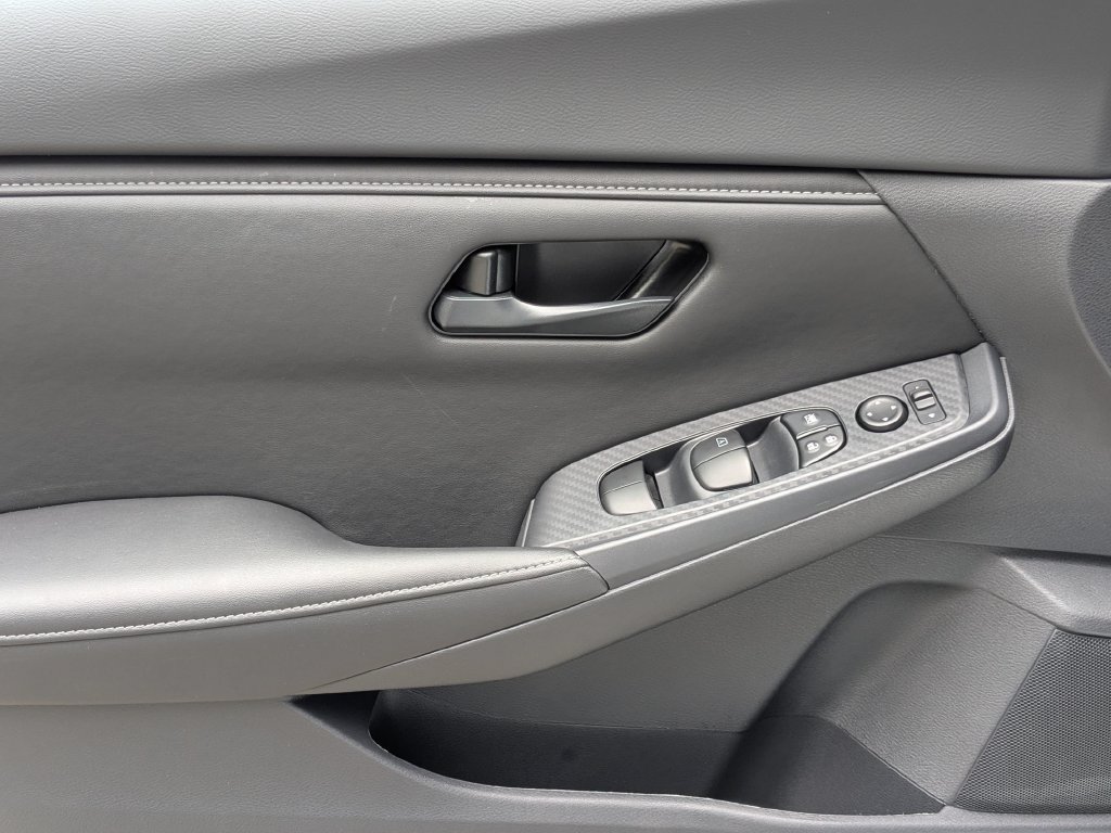 Certified 2025 Nissan Sentra S FWD image 11