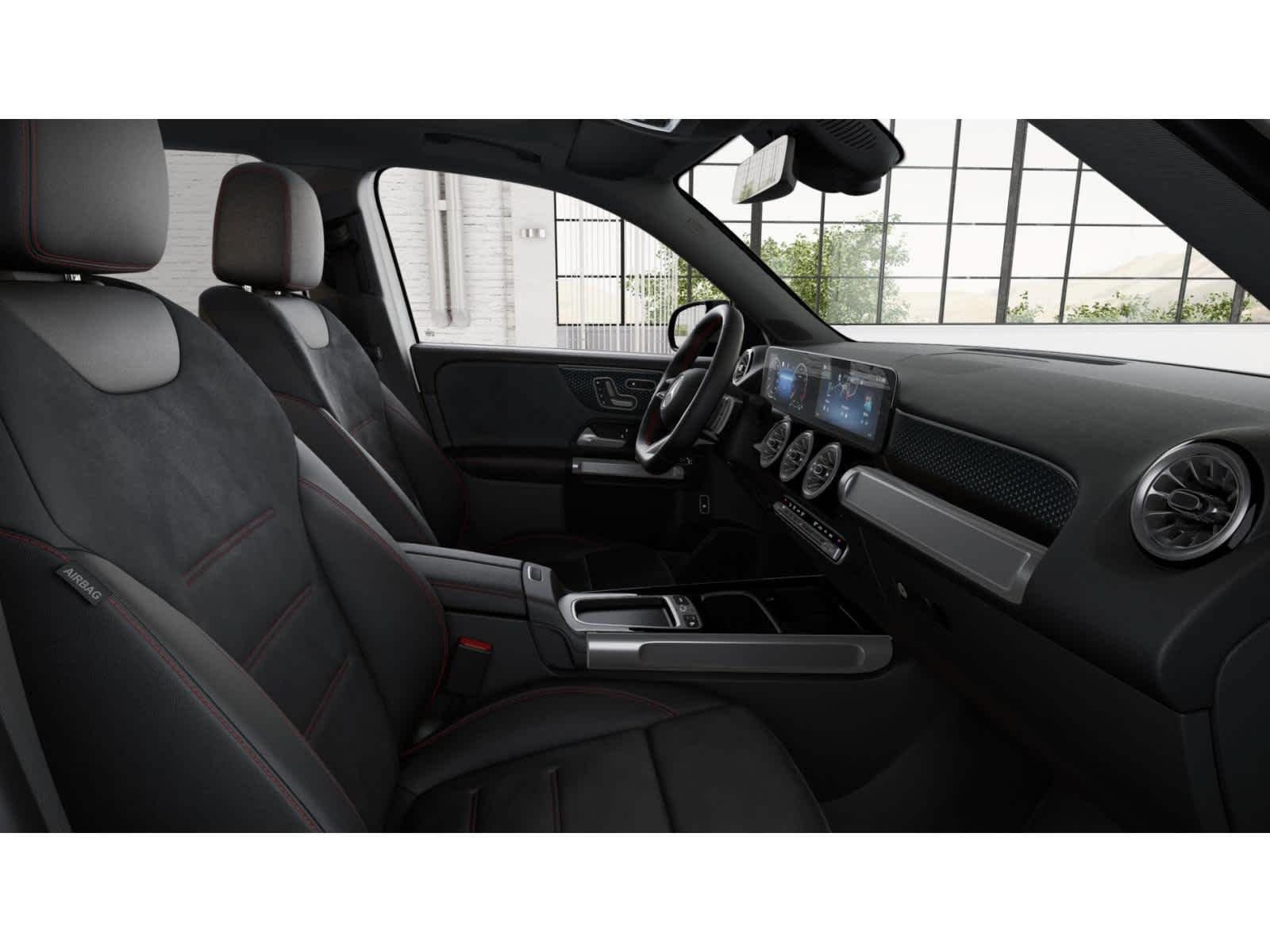 Used 2026 Mercedes-Benz GLB 250 image 4