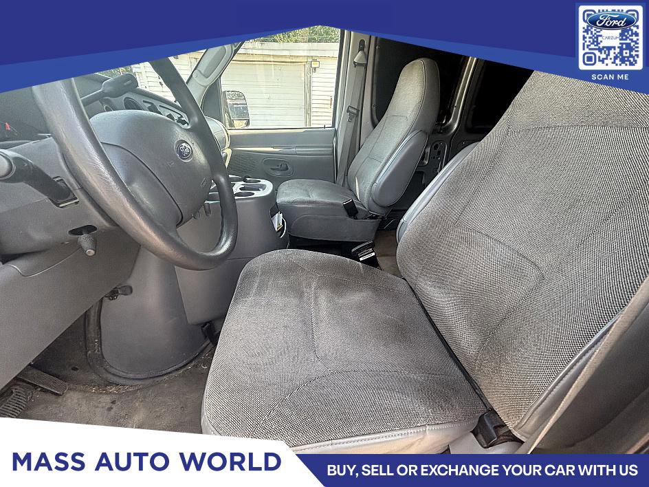 Used 2004 Ford E-250 and Econoline 250 Extended image 12