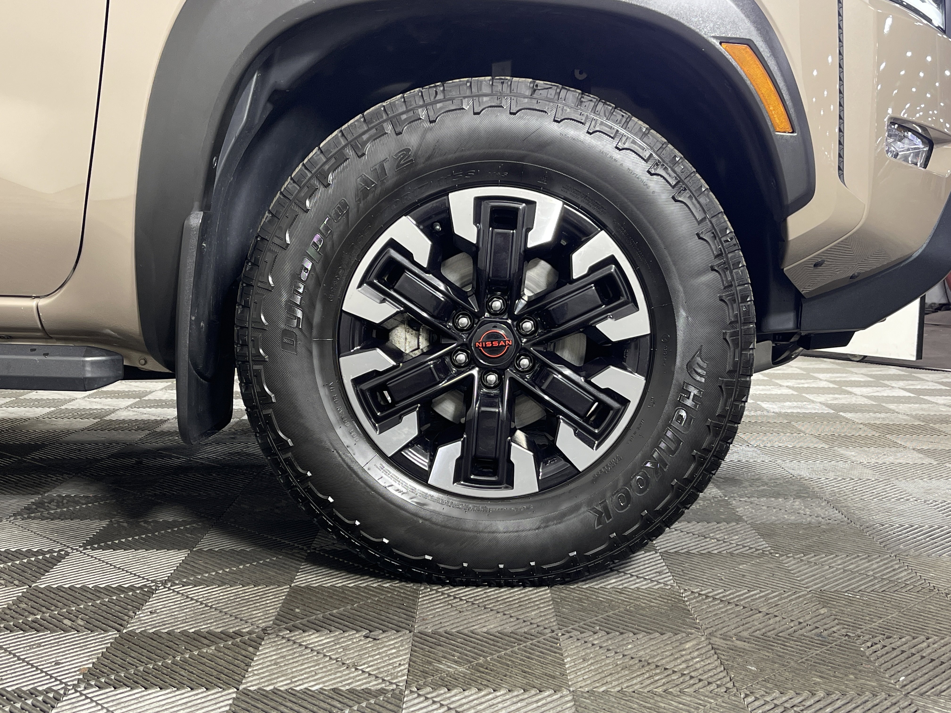 Used 2023 Nissan Frontier PRO-4X w/ Pro Convenience Package image 10