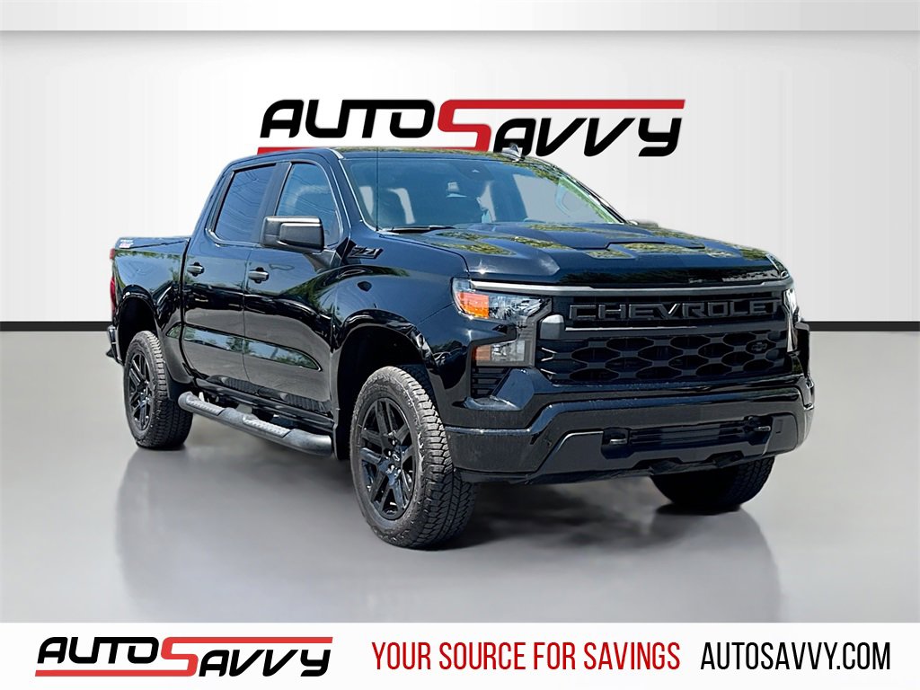 Used 2024 Chevrolet Silverado 1500 Custom Trail Boss w/ Turbomax Blackout Package image 1