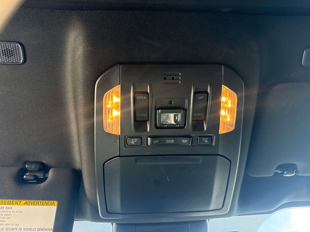 Used 2023 Toyota Highlander XSE image 32