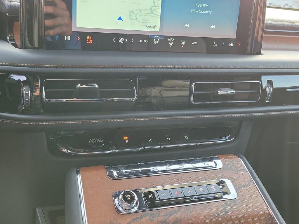 New 2026 Lincoln Aviator Black Label w/ Jet Appearance Package image 28