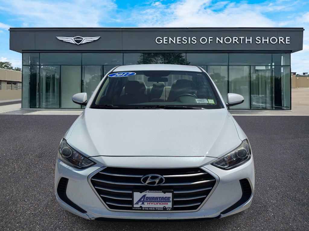 Used 2017 Hyundai Elantra SE FWD image 2