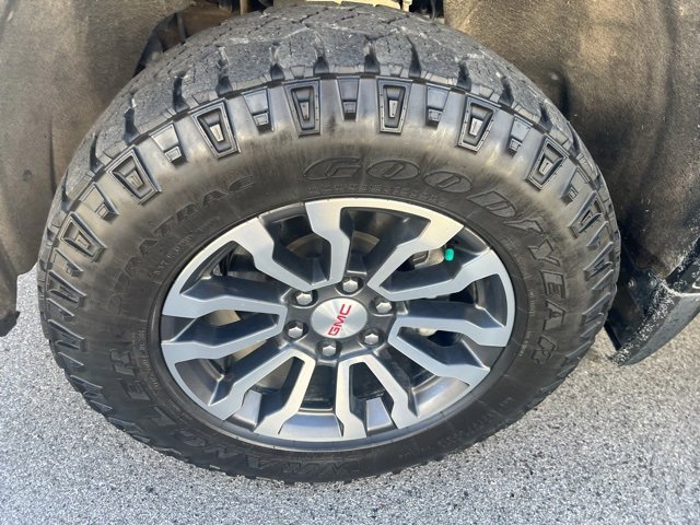 Used 2022 GMC Sierra 1500 AT4 w/ AT4 Premium Package image 11