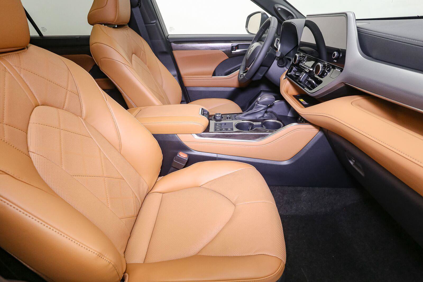 Used 2026 Toyota Highlander Platinum AWD/4WD image 20