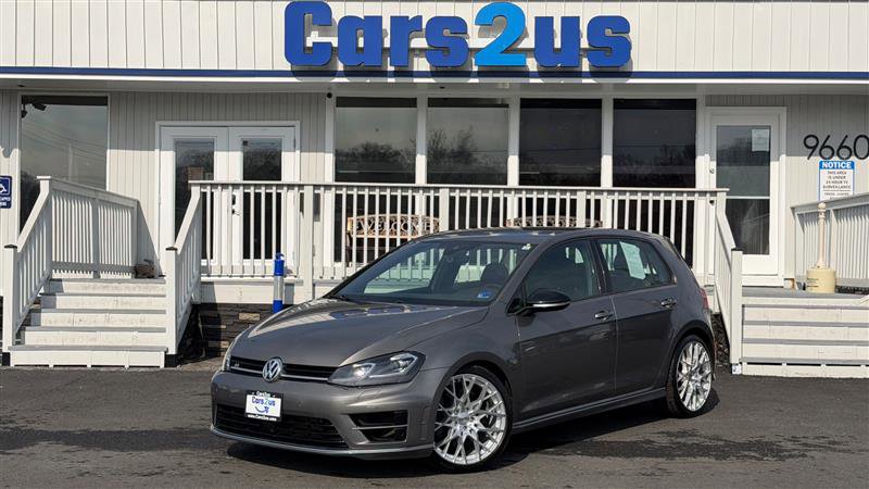 Used 2017 Volkswagen Golf R image 2