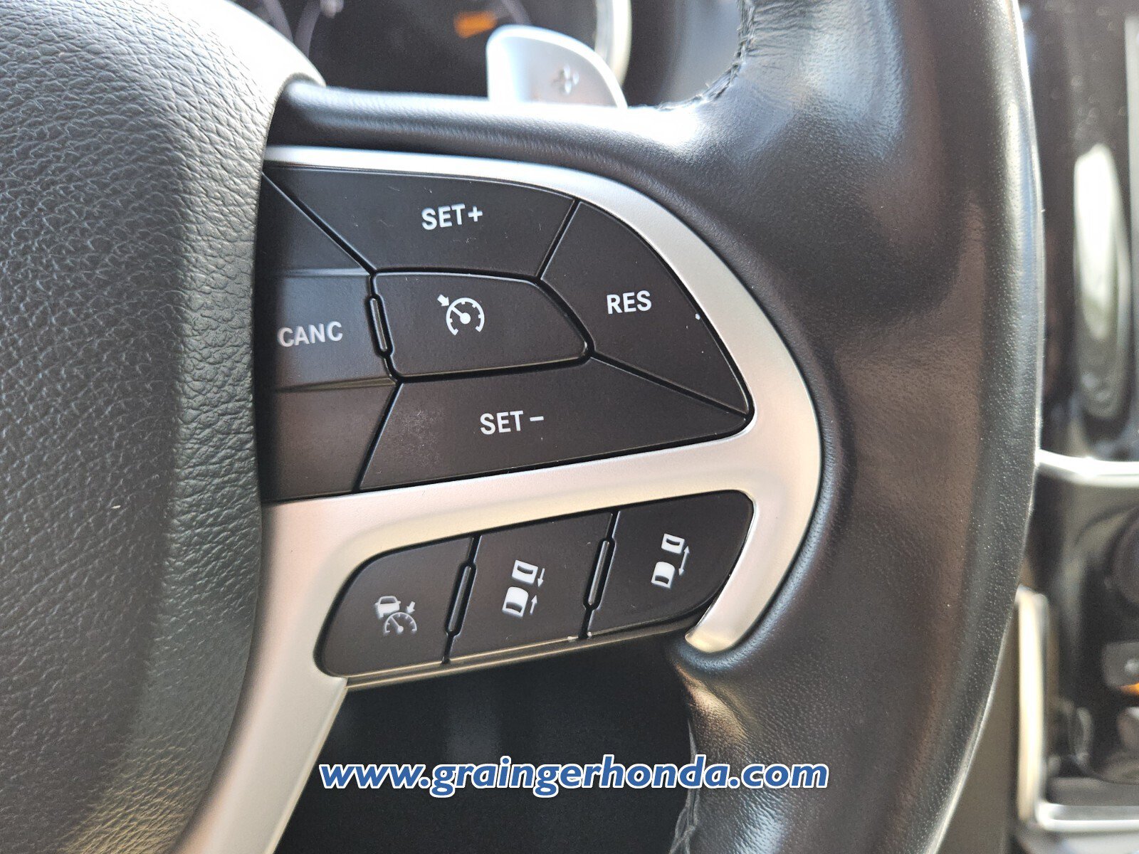 Used 2020 Jeep Grand Cherokee Summit AWD/4WD image 20