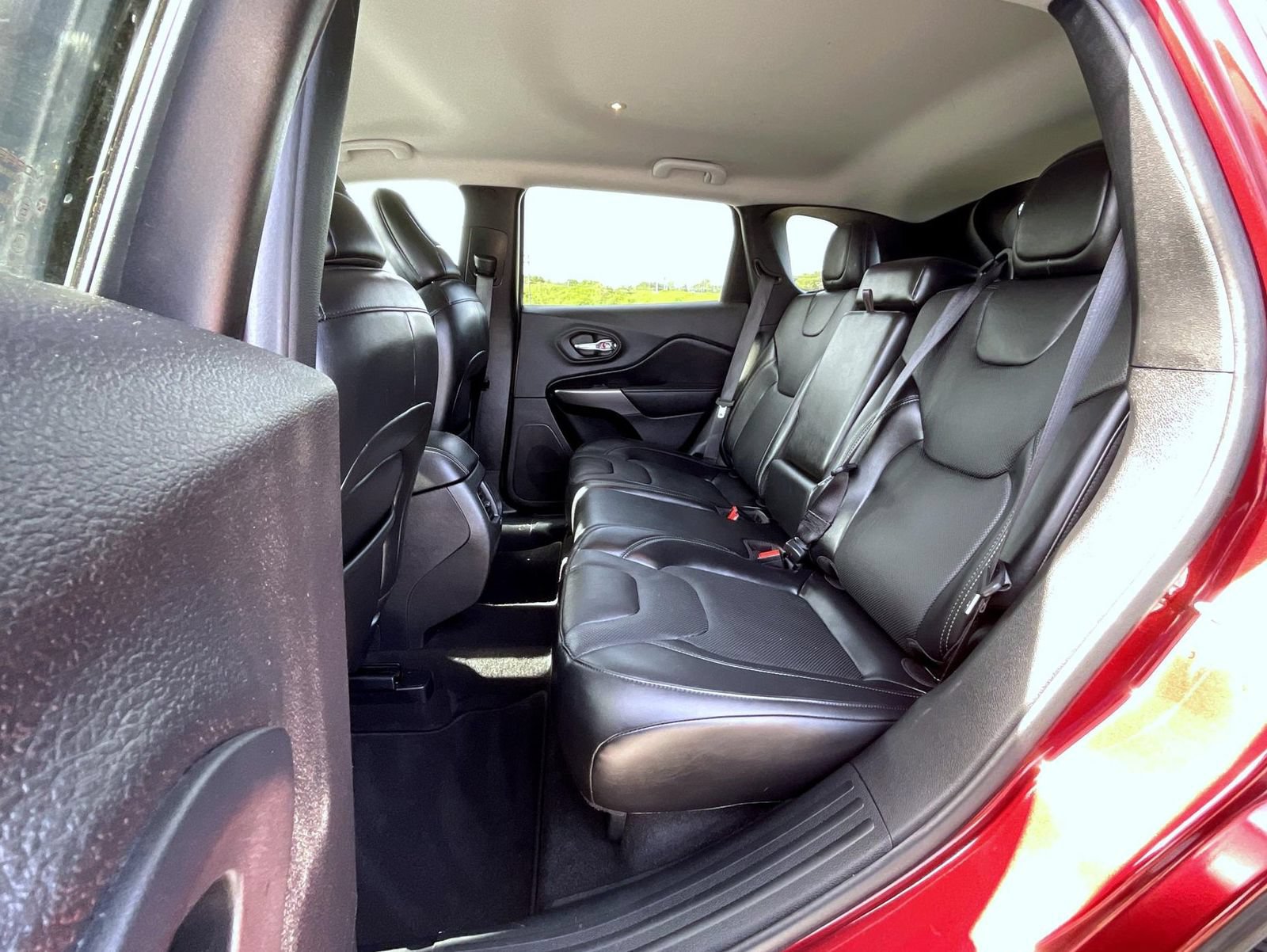 Used 2020 Jeep Cherokee Limited AWD/4WD image 19