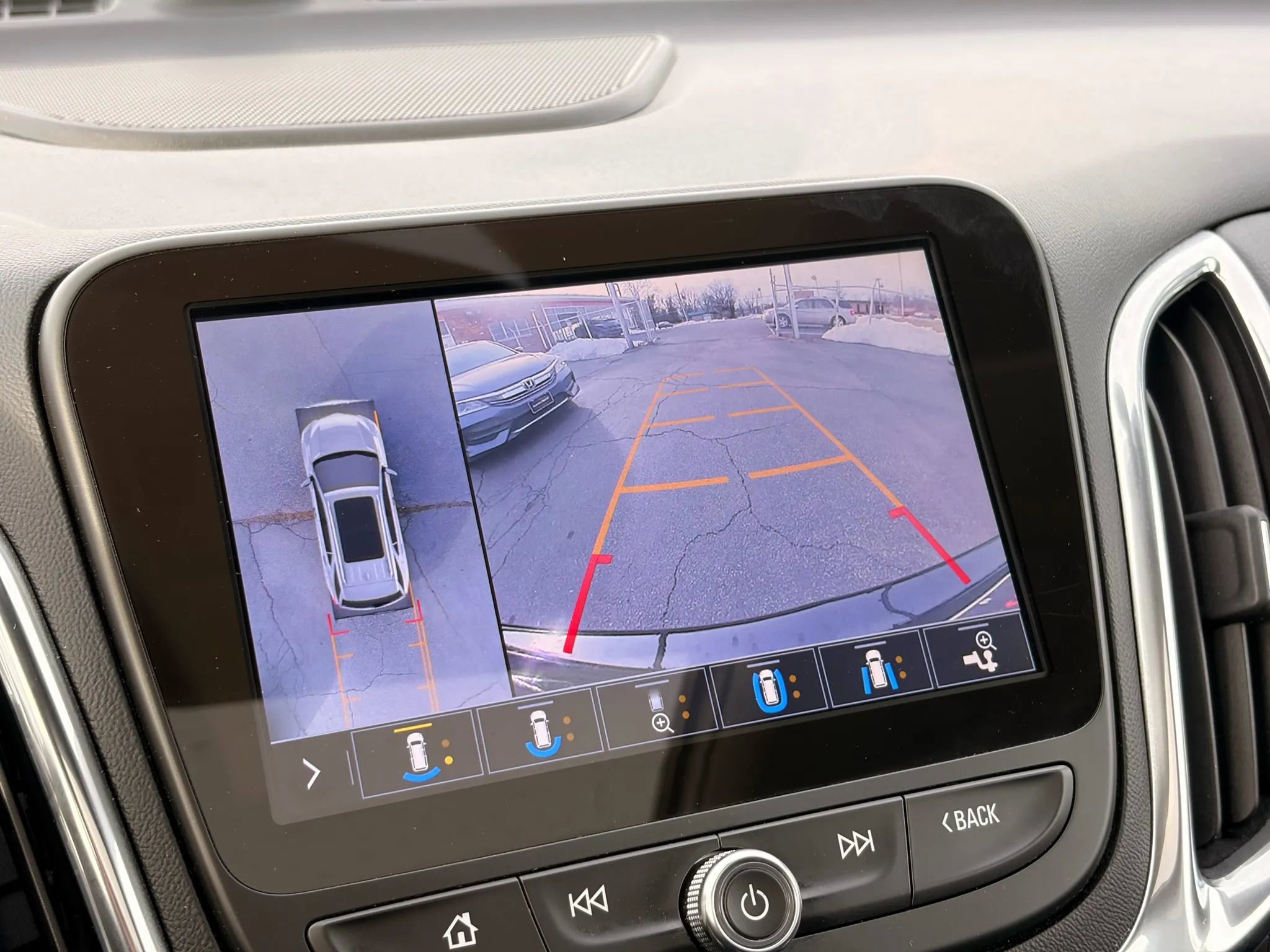 Used 2020 Chevrolet Equinox Premier image 86