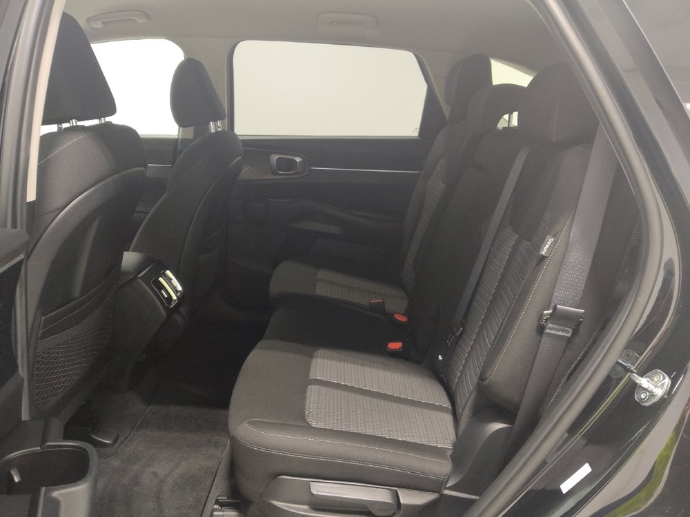 Used 2024 Kia Sorento LX FWD image 18