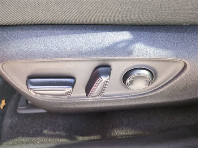 Used 2021 Toyota RAV4 XLE image 21